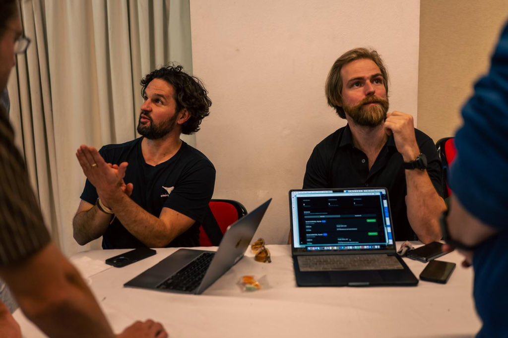 Prospee7's tweet image. The pace @syndicateio is moving with $SYND honestly shows how quickly onchain infrastructure is leveling up. What really hits me is that they’re proving scaling isn’t about building one giant chain, it’s about giving every community the tools to run their own environment with…