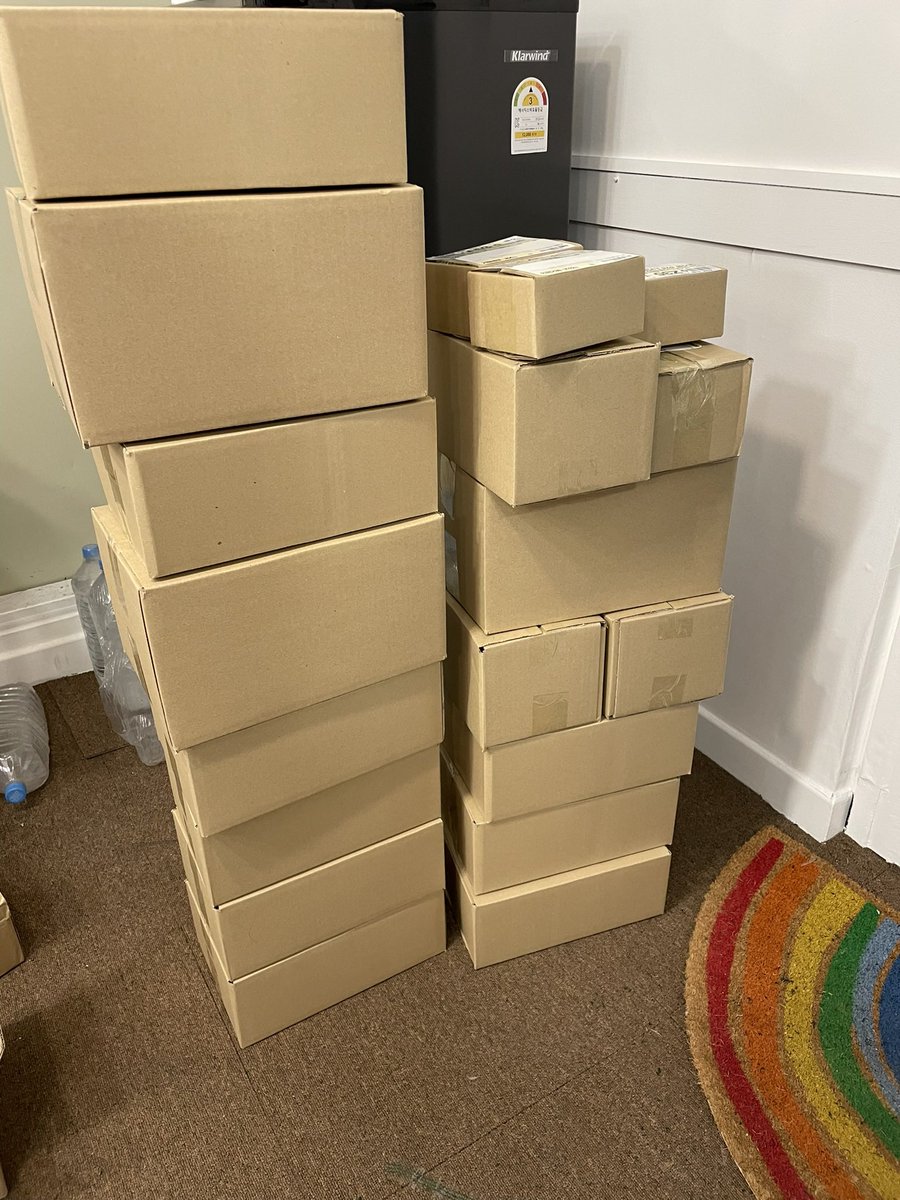 블랙프라이데이 할인 시기에는 공휴일 제외 매일 2회씩 택배 진행 중입니다.