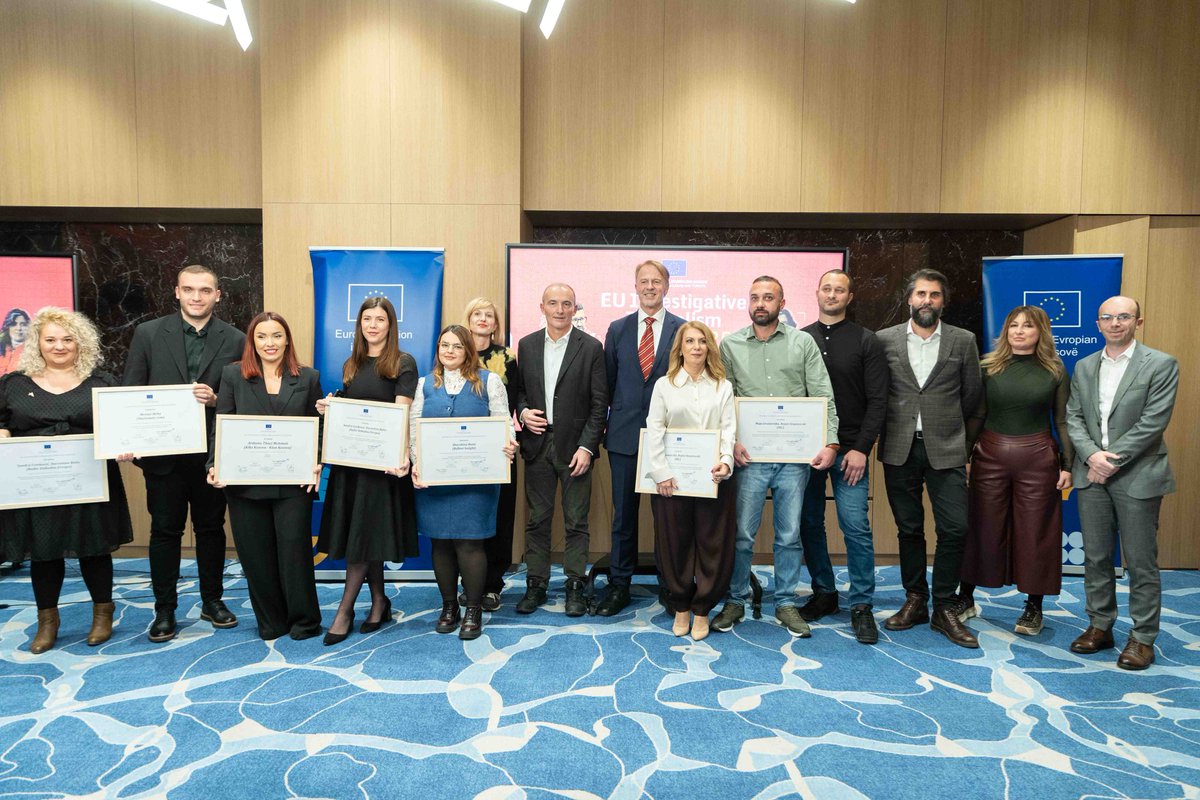 At tdy's #EU 2025 #InvestigativeJournalism Awards ceremony, I had the pleasure of honouring #Kosovo's &amp; regional courageous journalists who uncover truth, expose injustice &amp; protect the public’s right to know.

The 🇪🇺 will continue supporting their work!
▶️facebook.com/share/p/17SMmn…