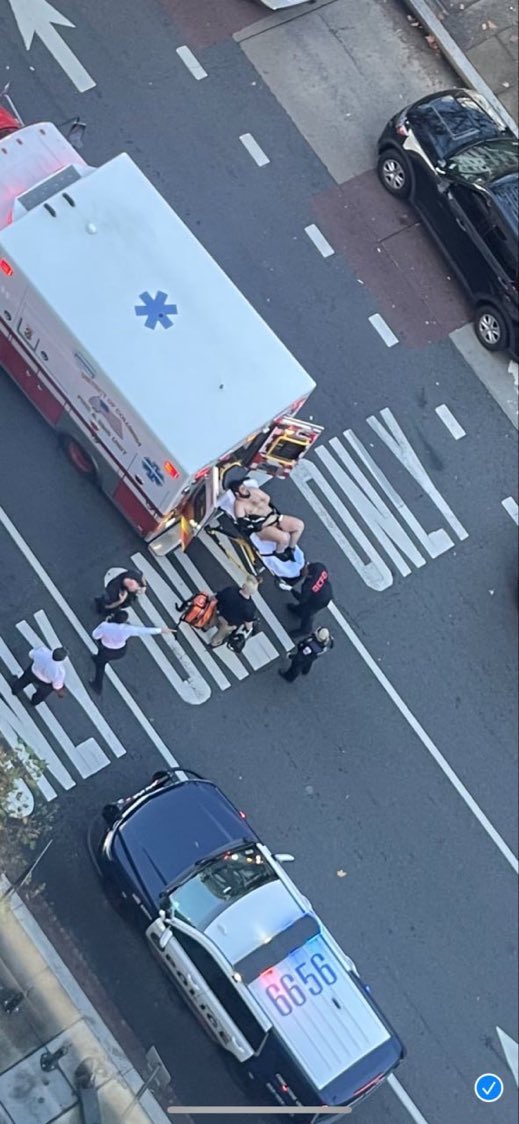 B1TuckerCarlson's tweet image. THE alleged SHOOTER near the WHITE HOUSE looks mighty white