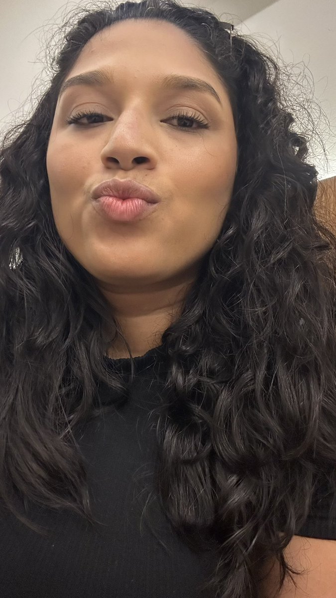 biahcor's tweet image. eu amei meu cabelo hoje e resolvi vim exibir aqui nessa rede de que nunca mais viu minha cara bonita