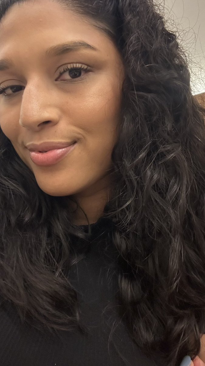 biahcor's tweet image. eu amei meu cabelo hoje e resolvi vim exibir aqui nessa rede de que nunca mais viu minha cara bonita