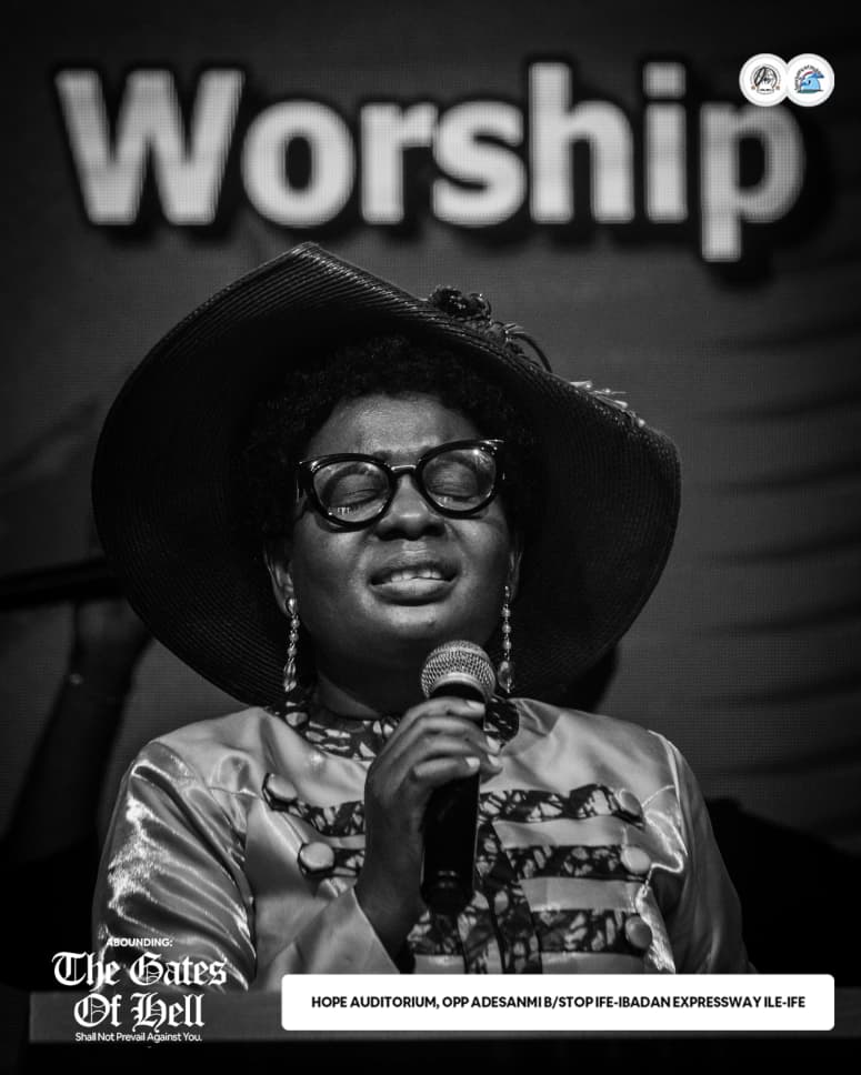 spokesmancom's tweet image. In this quiet moment, we anchor our souls in prayer. With our mouths, we confess the faith we carry in our hearts.🙏🏼

It&apos;s in His presence we find the strength and clarity to face the week ahead. 

#HopeInPrayer #BurdensLifted #HeartsOpened #CollectiveWorship