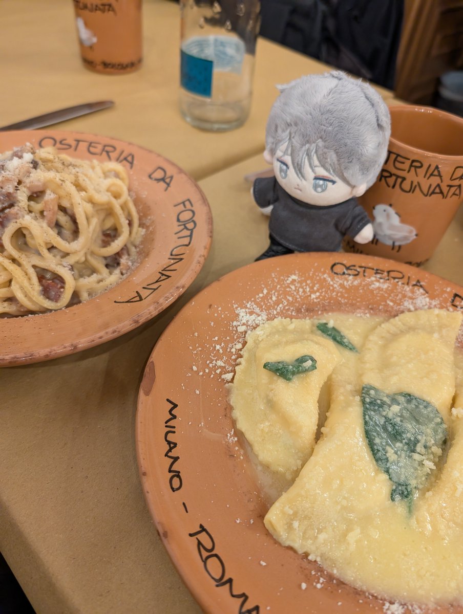 emosh_sloff's tweet image. The knights enjoyed trying lots of delicious Italian food while we were in Bologna 🍝 @villain_vesper made sure we tried the best dishes in the city ❤️

#オークの樹の下 #UnderTheOakTree #UTOT #RoamingRDK #상수리나무아래 #RemdragonWrangler #CalypseCoordinator