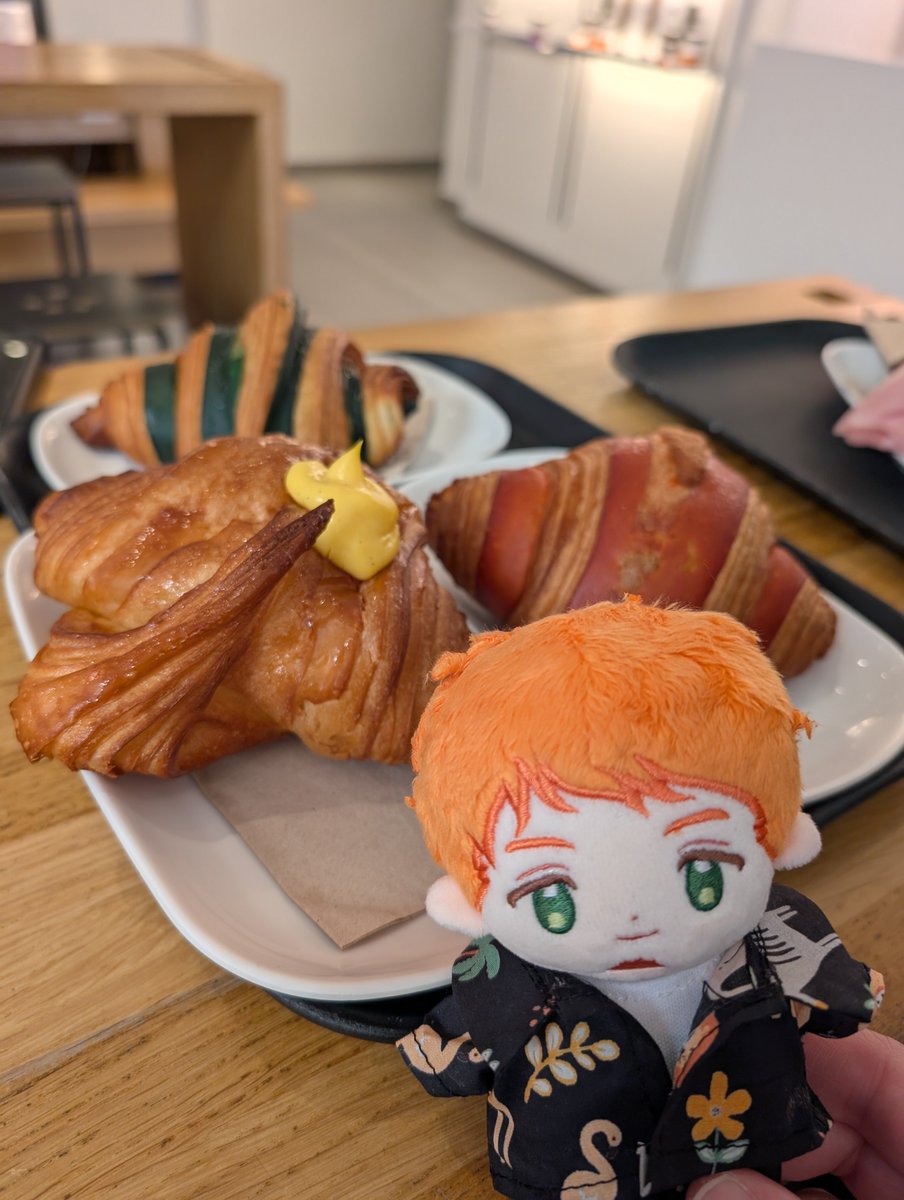 emosh_sloff's tweet image. The knights enjoyed trying lots of delicious Italian food while we were in Bologna 🍝 @villain_vesper made sure we tried the best dishes in the city ❤️

#オークの樹の下 #UnderTheOakTree #UTOT #RoamingRDK #상수리나무아래 #RemdragonWrangler #CalypseCoordinator