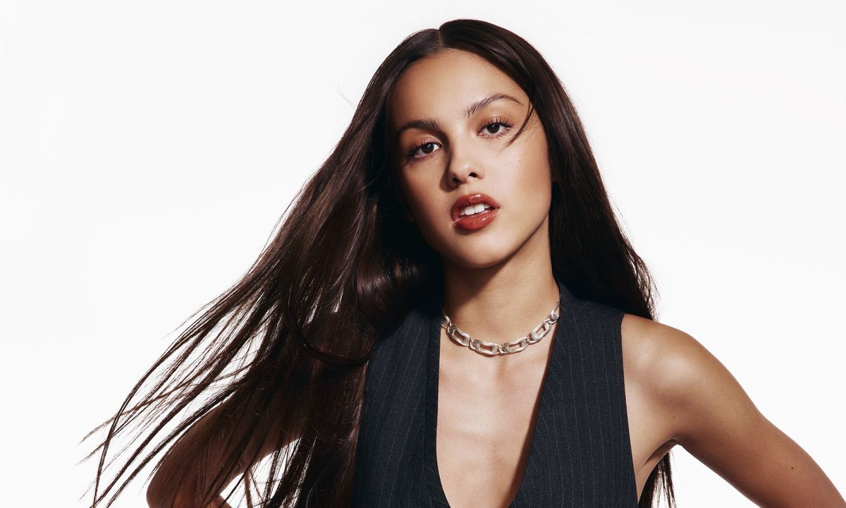 btschartpulse's tweet image. #JungKook, Olivia Rodrigo, Billie Eilish, and Cardi B are ONLY Artists In history who surpassed 10B streams on Spotify with just one Album released across their&apos;s discography.

— #JungKook is the ONLY Male Artist history to achieve this milestone.