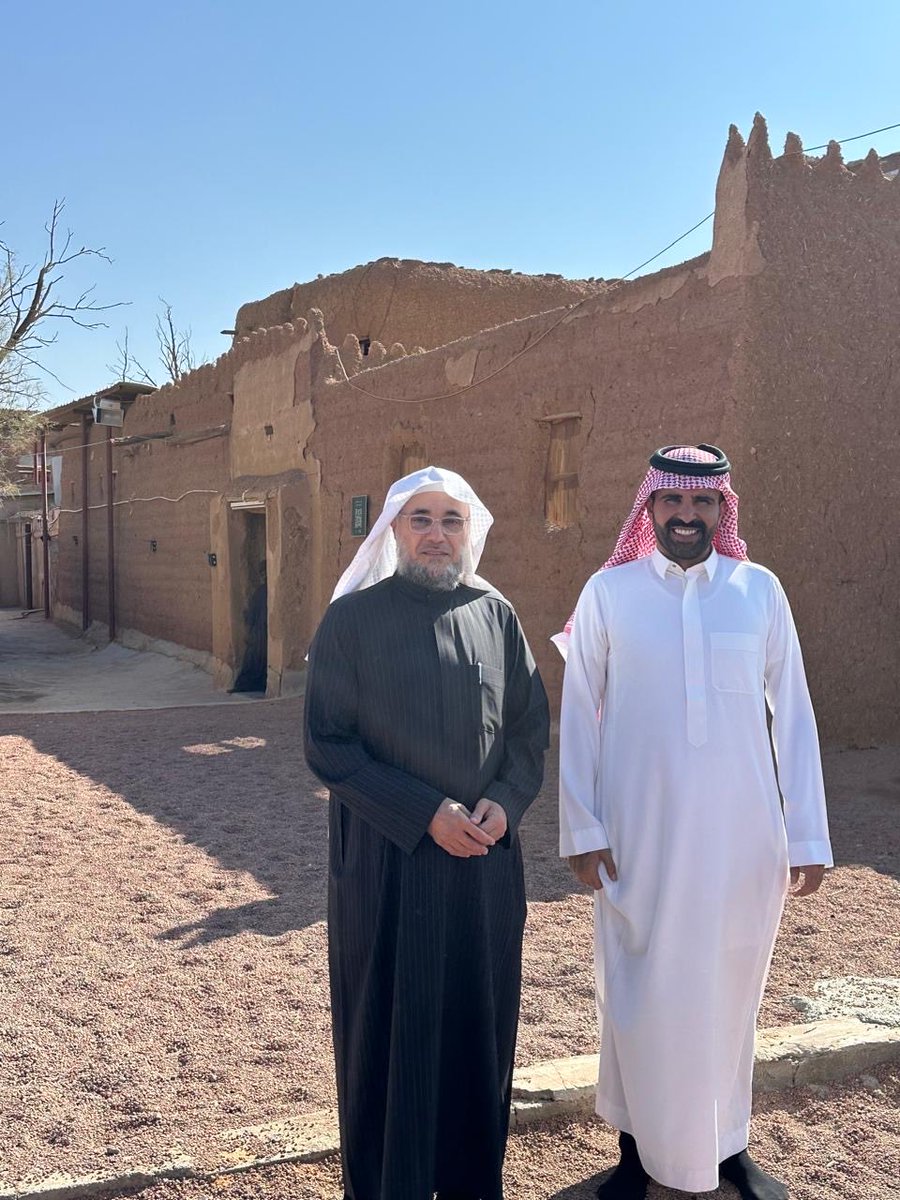 من هذا المكان نزح جدنا "مزروع" إلى وسط نجد ..
هنا ( قفار ) إرث حضاري ومعالم تاريخية .
أعود إليها اليوم في زيارة لقهوة " الخوير" التراثية بمدينة #حائل 
فأحرجونا بكرمهم وحفاوتهم وطيب مشاعرهم .