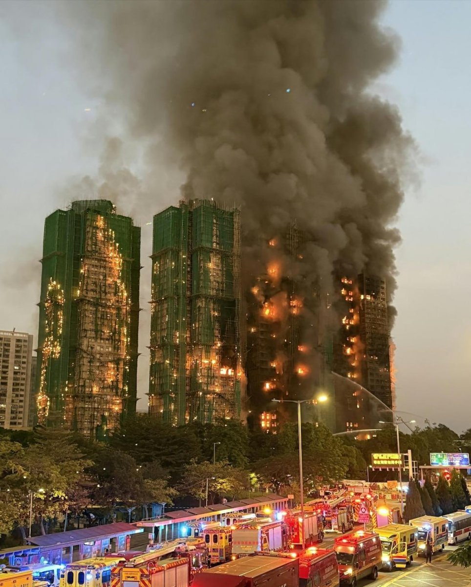 Число погибших при пожаре в Гонконге выросло до 36, а ещё 279 не могут найти.