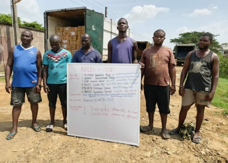 NoNonsensezone's tweet image. BREAKING NEWS: MASSIVE DRUG ARREST IN LAGOS WORTH N6.7Billion 

Drug Law Enforcement Agency (NDLEA) arrest a drug Baron an Igbo man Onyekachi Pius Nwanagu, and five members of his gang with illicit substances worth over N6.7 billion at their secret warehouse in a residential…