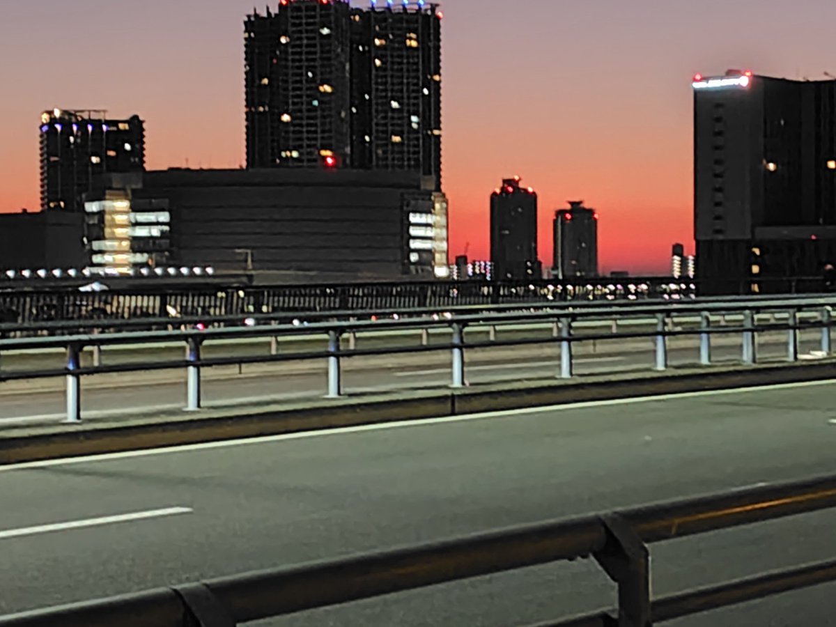 kanda_sasazushi's tweet image. 払暁ですね。豊洲大橋より。