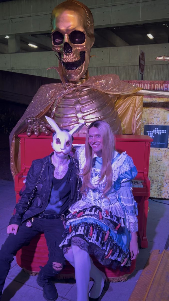 disorderdoll's tweet photo. Alice in Weho 10/31/2025
📺 Watch Now on TikTok 👀
https://t.co/AwzDMqjSbO
#TrovaDivita #DisorderDoll #DisorderDolls
#WestHollywood #Halloween #Carnival #AliceInWonderland https://t.co/ouawlxxHSv