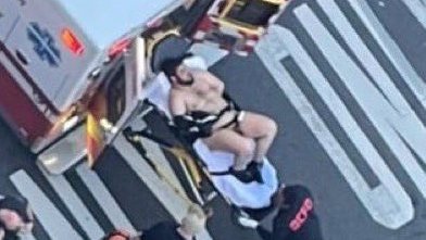 rawsalerts's tweet image. 🚨#BREAKING: An alleged photo appears to show the suspected shooter, who critically wounded at least two D.C. National Guard members, can be seen being taken into an ambulance. Authorities have not released any details about the suspect’s identity or background. Witness…