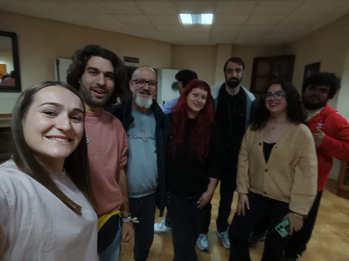 juventudobrera's tweet photo. No solo fueron días para el debate o la formación más formal, sino también, para poder crear lazos y encontrarnos con nuestras compañeras,🫂 tejiendo redes y disfrutando del valor del encuentro.💝
#MundoObrero #Pastoral #Obrera #Juventud #Jovenes https://t.co/lzgMUWkysc