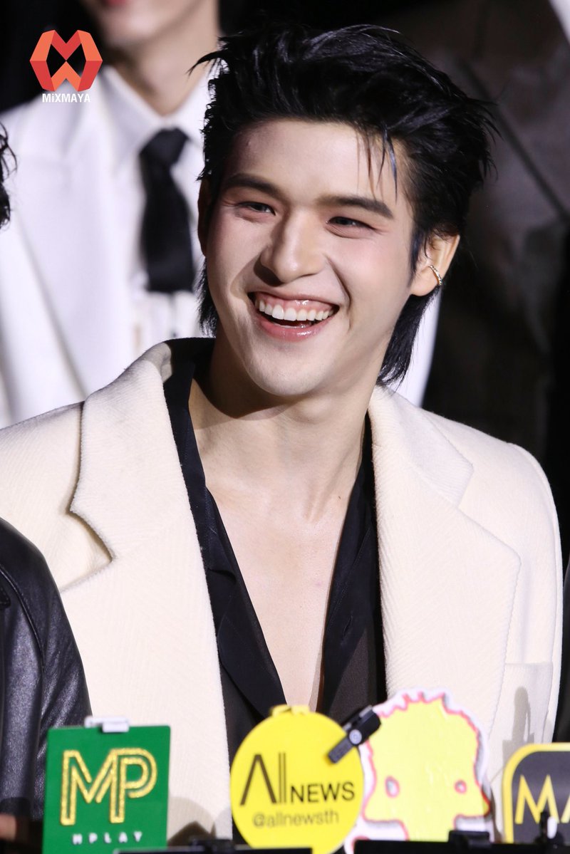 “สกาย-วงศ์รวี” ช่วงสัมภาษณ์กับสื่อในงาน “GMMTV 2026 MAGIC VIBES MAXIMIZED” 🔮✨

IMINA SKYNANI MAGIC TIME
#GMMTV2026
#SkyNani #สกายนานิ
#skywongravee