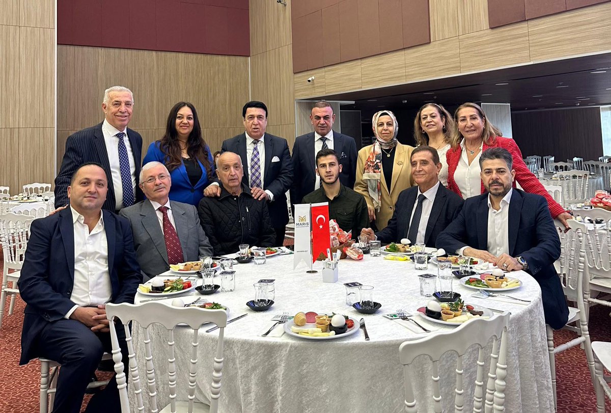 dogu_sanat's tweet photo. 📍 21 Kasım Mardin Onur Günü

Genel Başkanımız Fuat Bodur, Genel Başkan Vekilimiz Ahmet Çalbay, Teşkilat Başkanımız İsmet Algül, Yönetim Kurulumuz ve Kadın Kolları Başkanımız Yüksel Turğut Akın ile birlikte İstanbul Mardin İş Adamları Derneği’nin düzenlediği programa katıldık https://t.co/7At2u152es