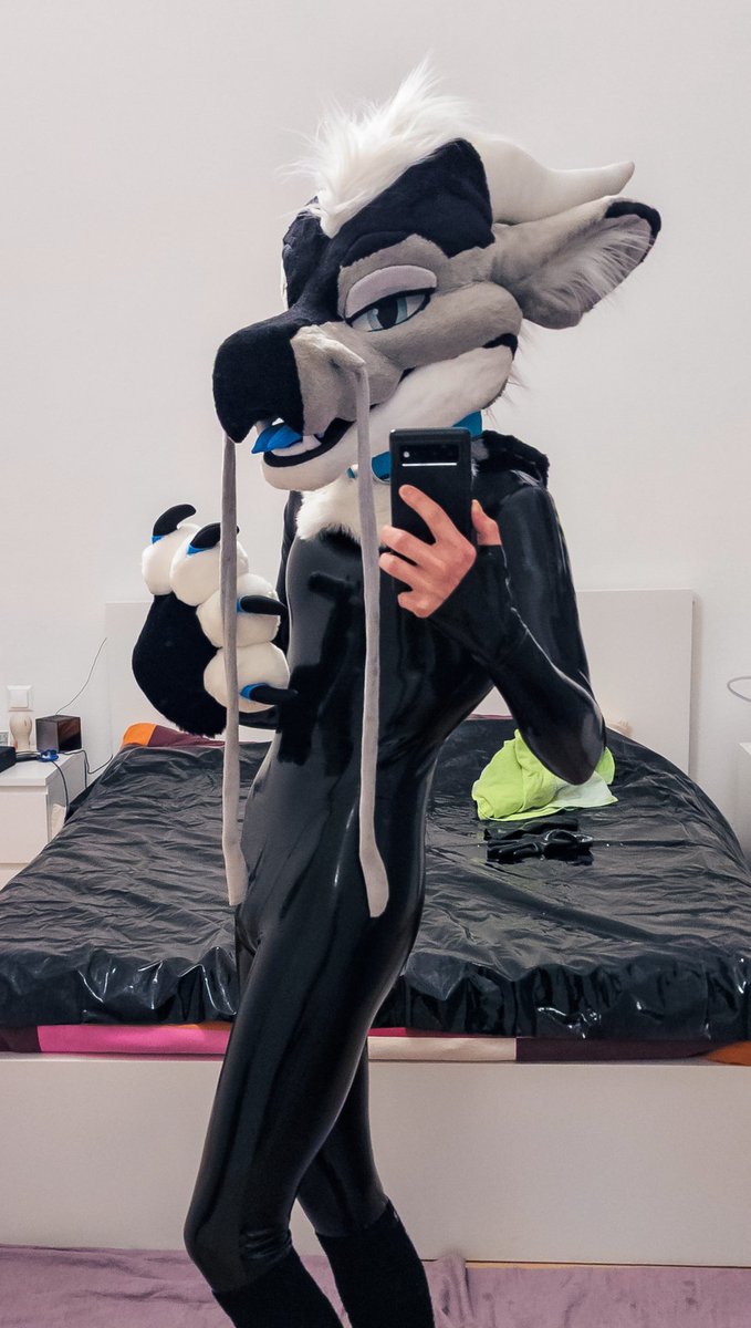 SiepnirDerg's tweet image. I love being shiny :3