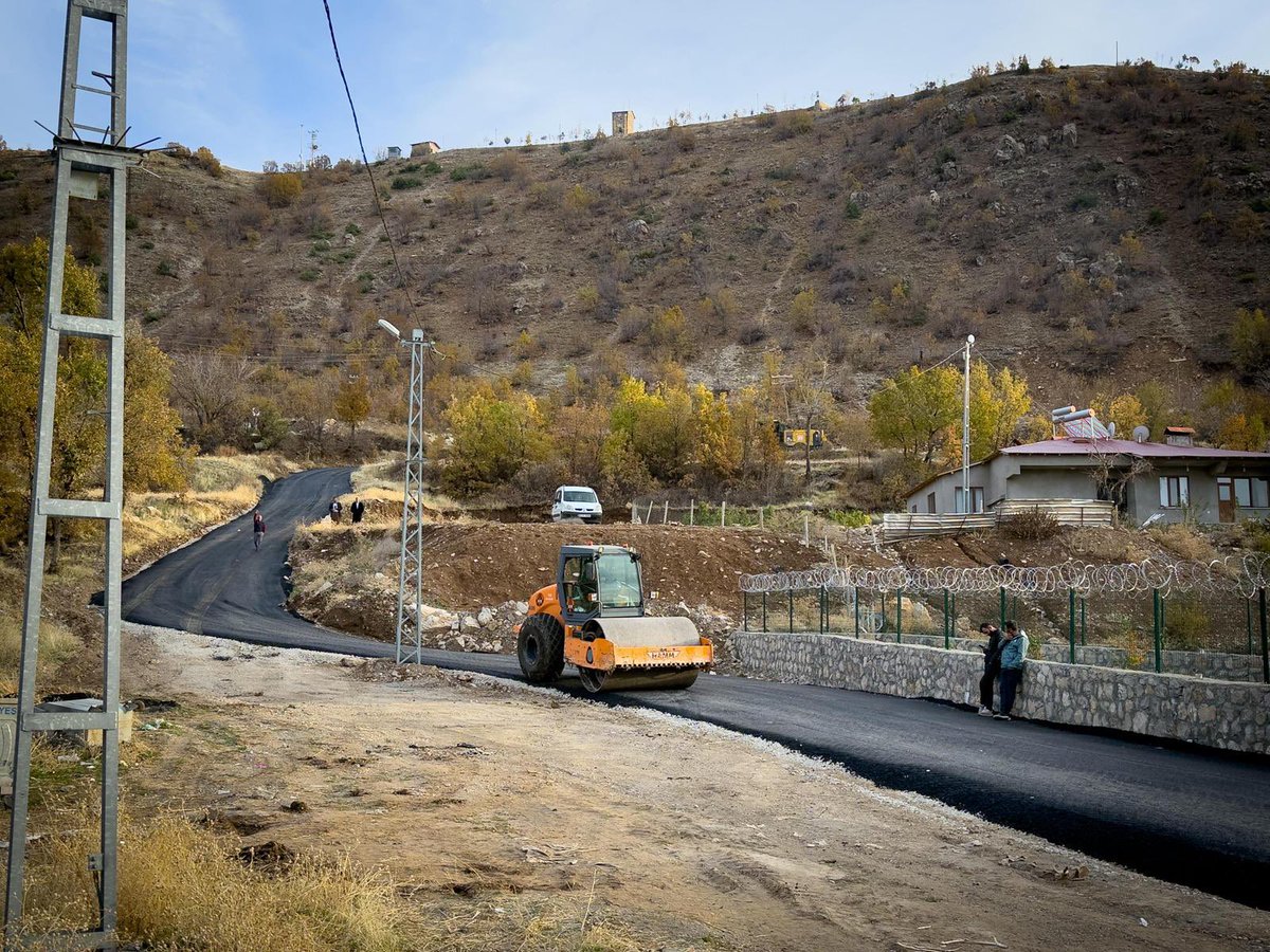 📍 Devam Eden Çalışmalar

• Kale arkası yol genişletme çalışmaları,
• Asfalt serim işlemleri,
• Pasaj projesi hazırlık ve düzenleme çalışmaları,
• Kanal ızgara yapım ve yenileme çalışmaları