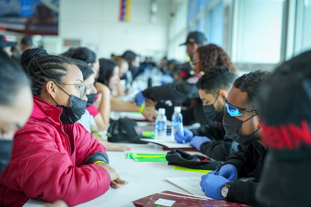 mvz_medinajesus's tweet image. ❤️ Venezuela’s Return to the Homeland Mission brought back Aidan and Aleximar, two minors unjustly separated in the US. They reunited with their families thanks to a humanitarian effort led by the Venezuelan State.
#Venezuela #Humanitarian #Return #Family #sstvi