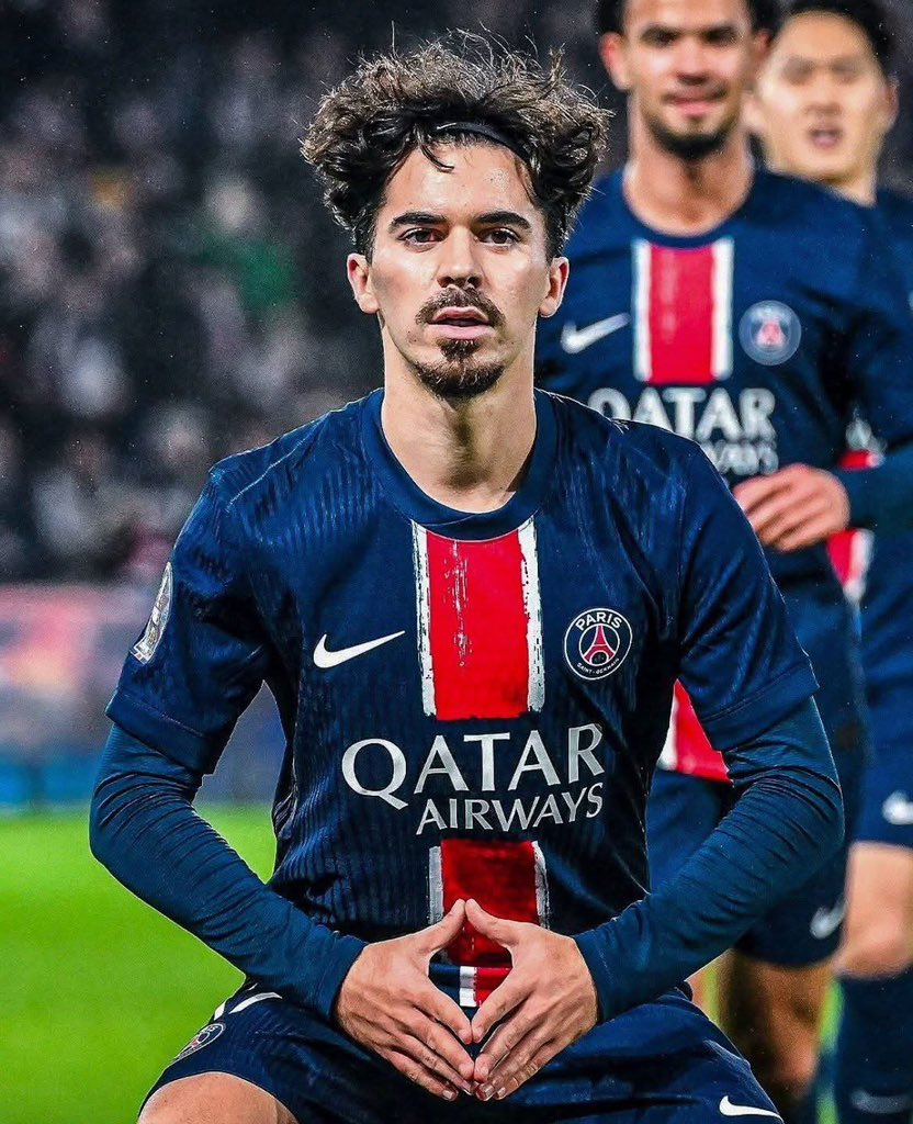 THE GREATEST MIDFIELDER OF ALL TIME. 🐐
