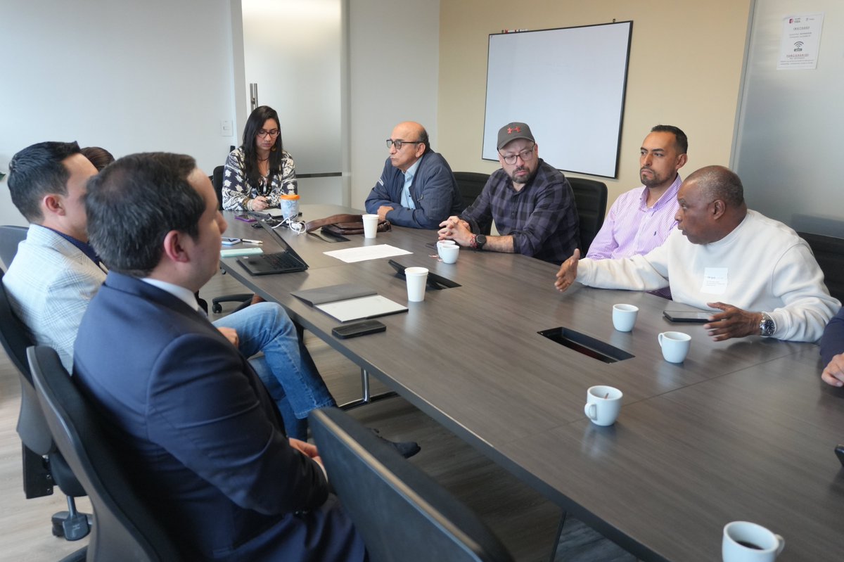 🧵1/2
📍 Hoy acompañamos la mesa tripartita entre <a href="/Sintra_Brinsa/">SintraBrinsa</a> , Brinsa y el <a href="/MintrabajoCol/">MinTrabajo</a>, a través del Viceministerio de Relaciones Laborales. Las y los trabajadores expusieron preocupaciones por presuntas vulneraciones y por la forma en que la empresa está aplicando la