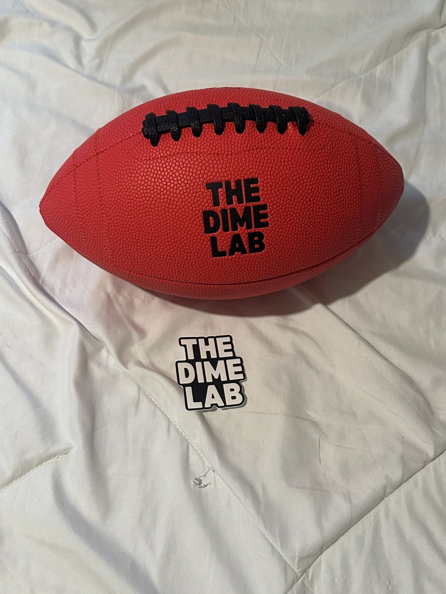 Hennylock018's tweet photo. LETS GOOOOO #TheDimeLab @KurtBenkert GOT IT TODAY!! Will be throwing absolute dimes tomorrow with the family on Thanksgiving!! https://t.co/c6NIA4i5TH