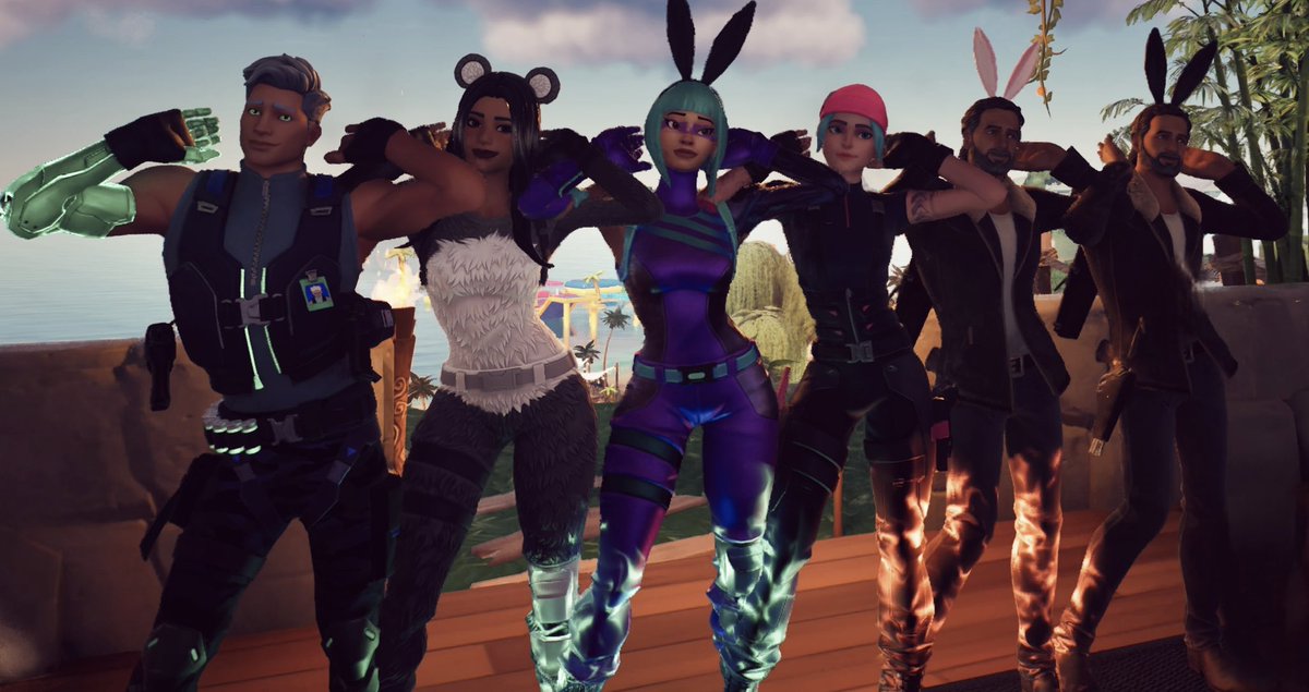 xDarlingSirenx's tweet image. Had to redo it since I messed up but since tomorrow is Thanksgiving here&apos;s the people I&apos;m thankful for! I love you guys! @SpyThe70414 @CallMeDraggo @RAFFYGRIMES @lovelynessie_ @KingRoheir
