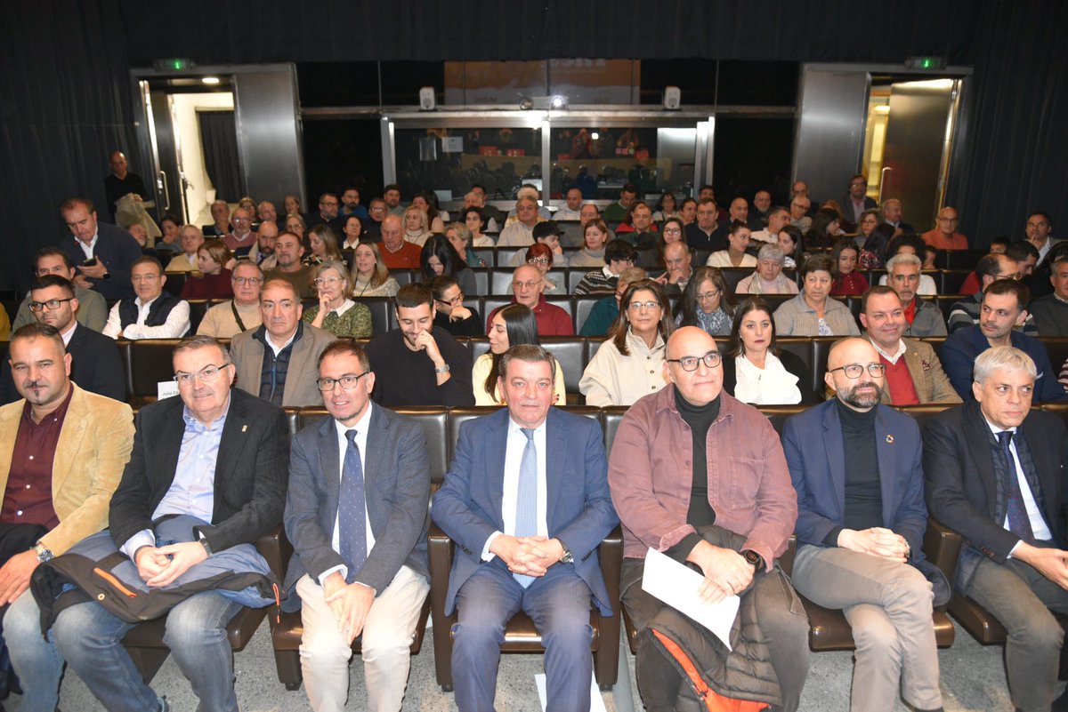 luismiggago's tweet image. Los #pendones son memoria alzada al viento de #CastillayLeón , y hoy, gracias al documental de @AgenciaIcal con el impulso de @jcyl, vuelven a mostrarnos la fuerza de nuestra historia, principalmente en León, pero también en Zamora, Palencia, Valladolid, Burgos o Soria.