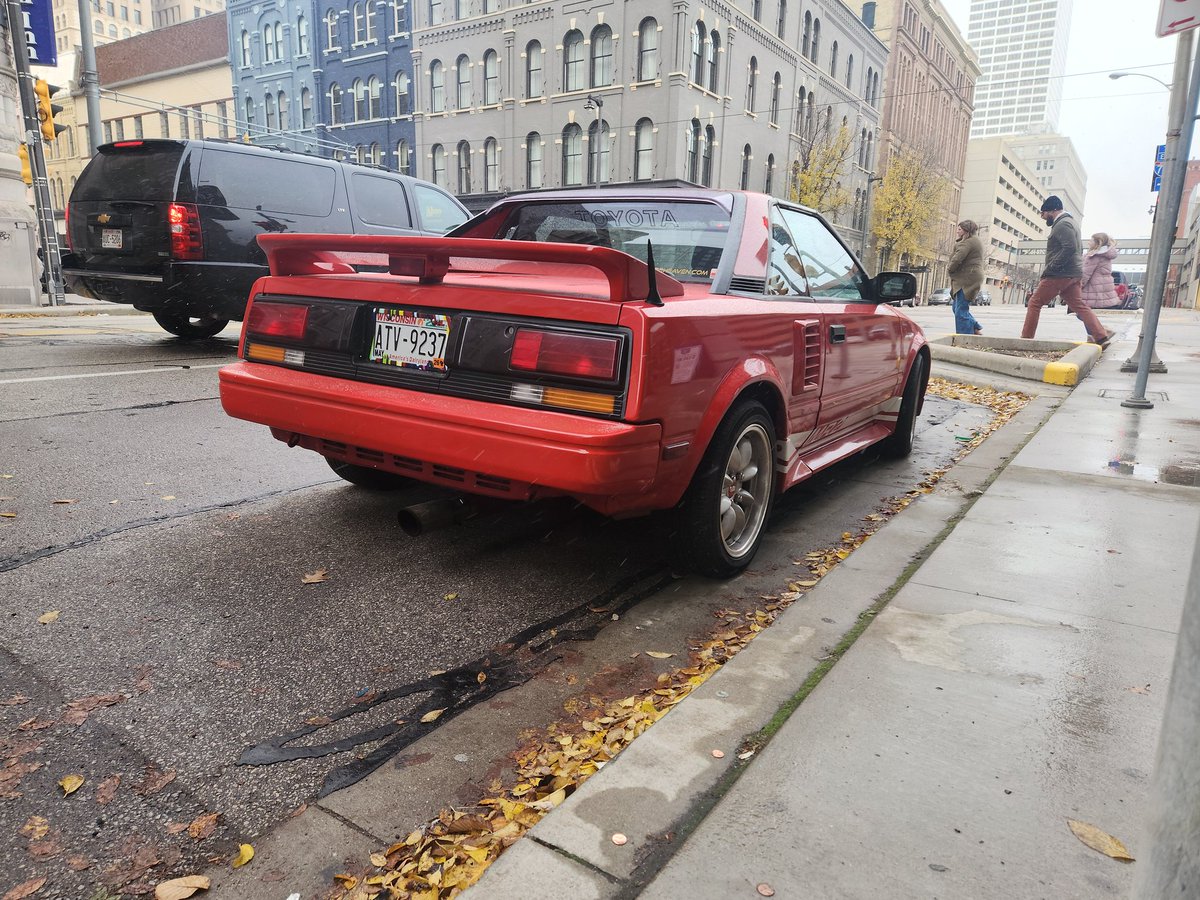 stealthygeek's tweet image. Spotted this sweet little survivor today. 1st Gen Toyota MR2 Spyder. An 80&apos;s mid-engine go cart.