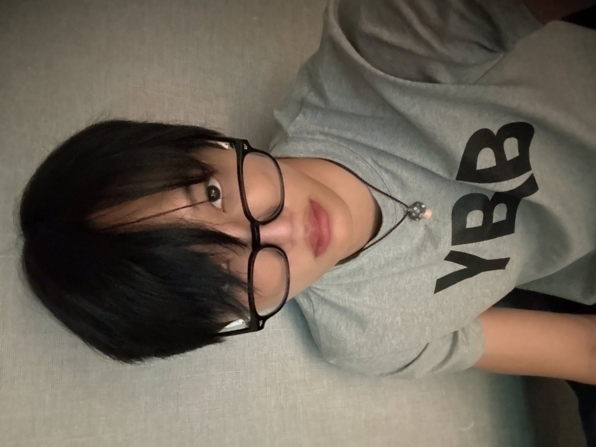 开 tweet media