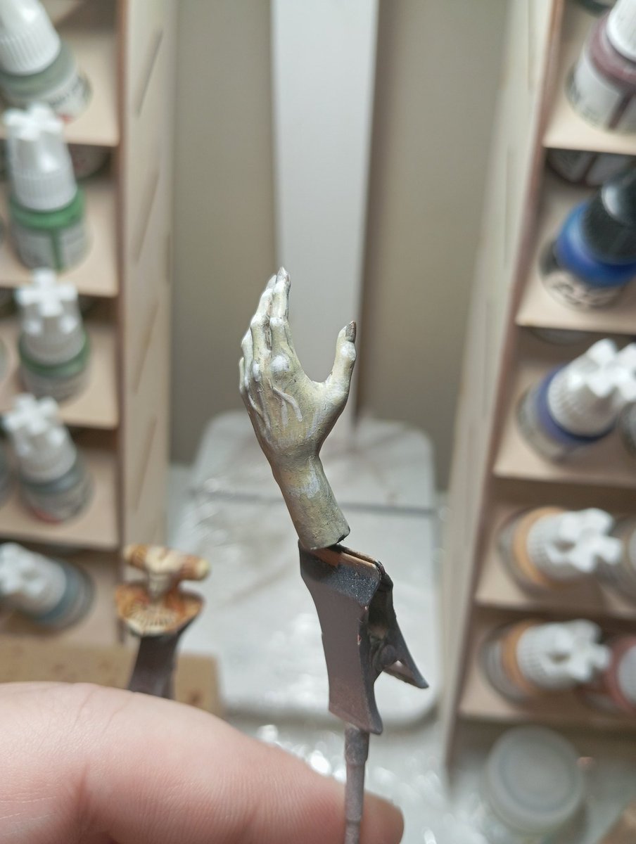 Blade0818's tweet image. Garage kit gachapon from #vampirehunterd  by @heavygauge01  in progress. It&apos;s difficult, they are very 🤏 small