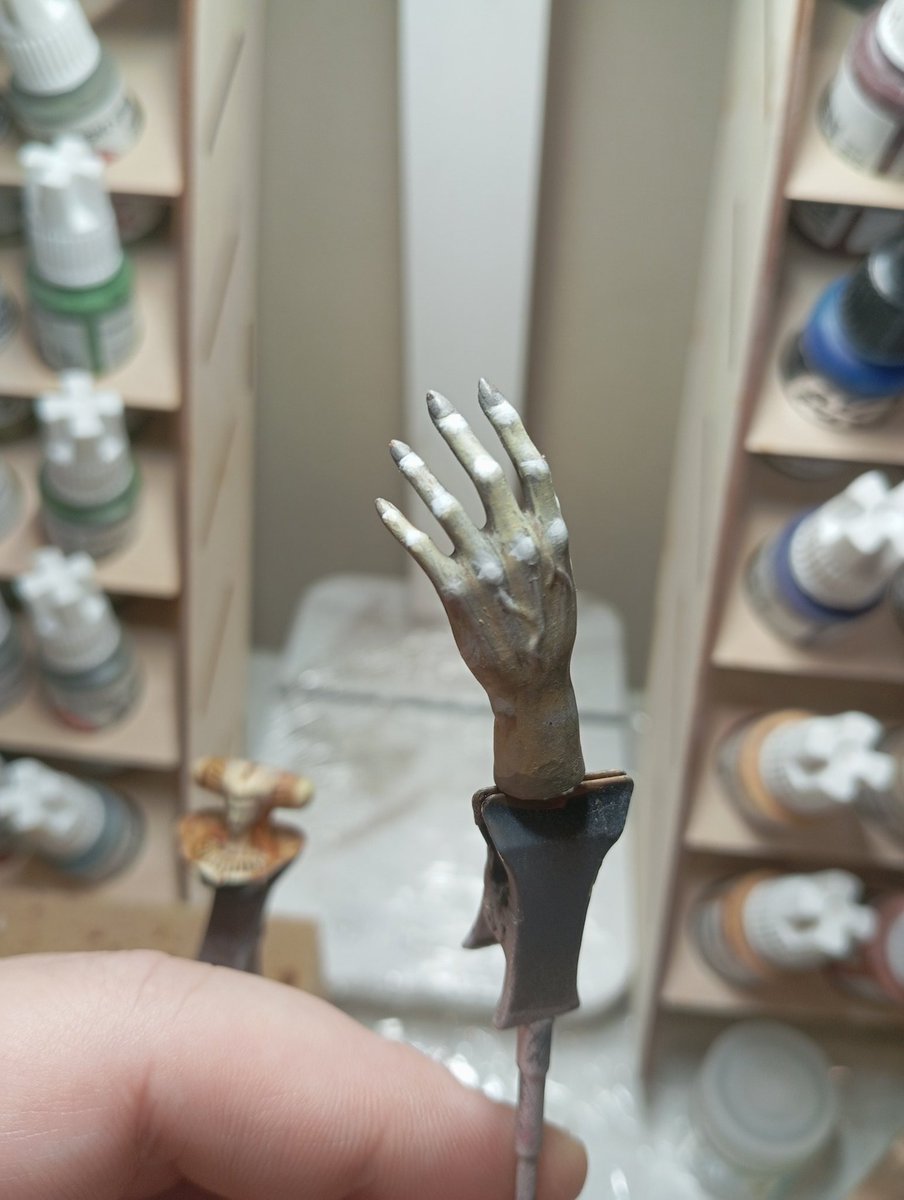 Blade0818's tweet image. Garage kit gachapon from #vampirehunterd  by @heavygauge01  in progress. It&apos;s difficult, they are very 🤏 small