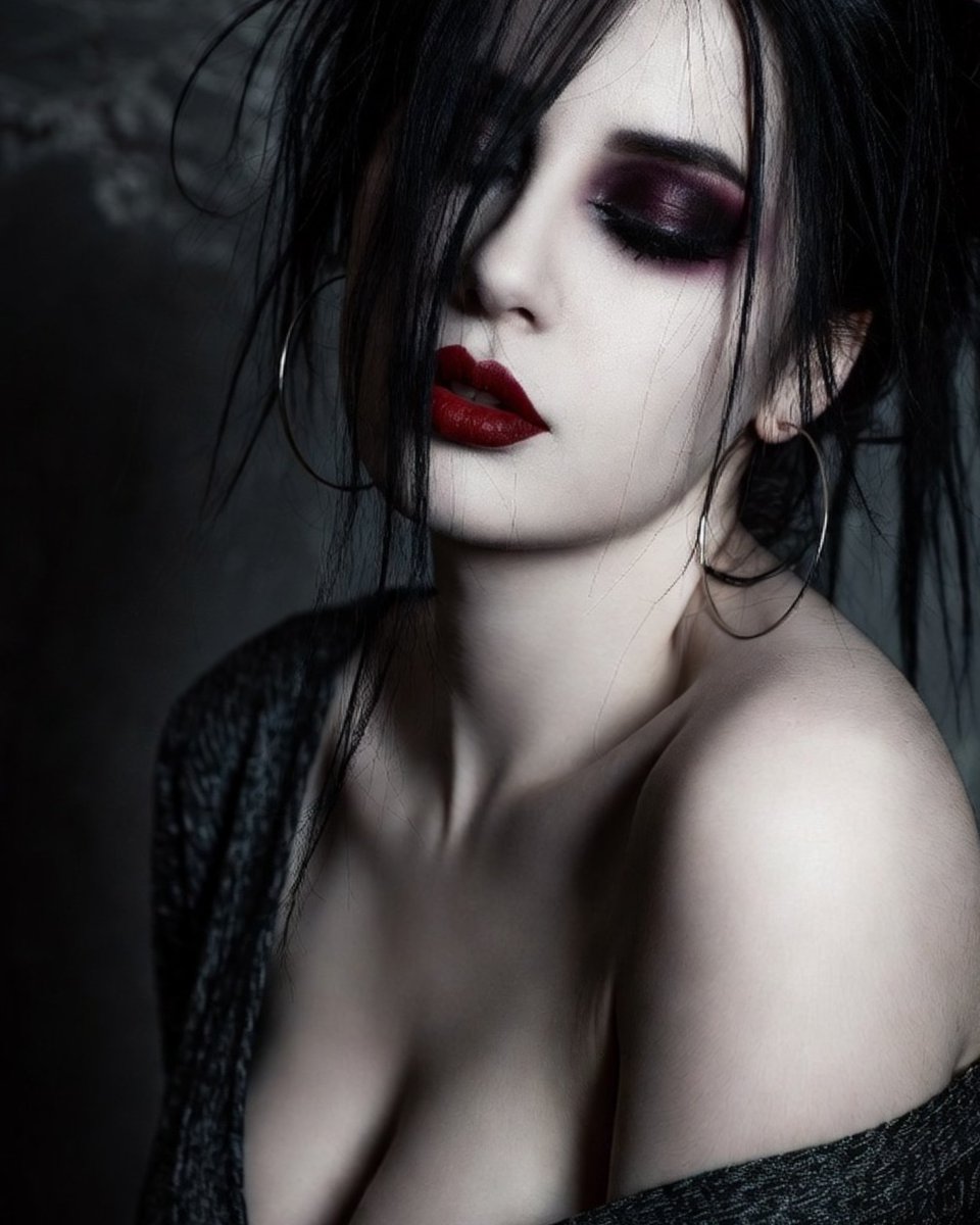 Evil Dead Mia (@evildeadmiadb) on Twitter photo 