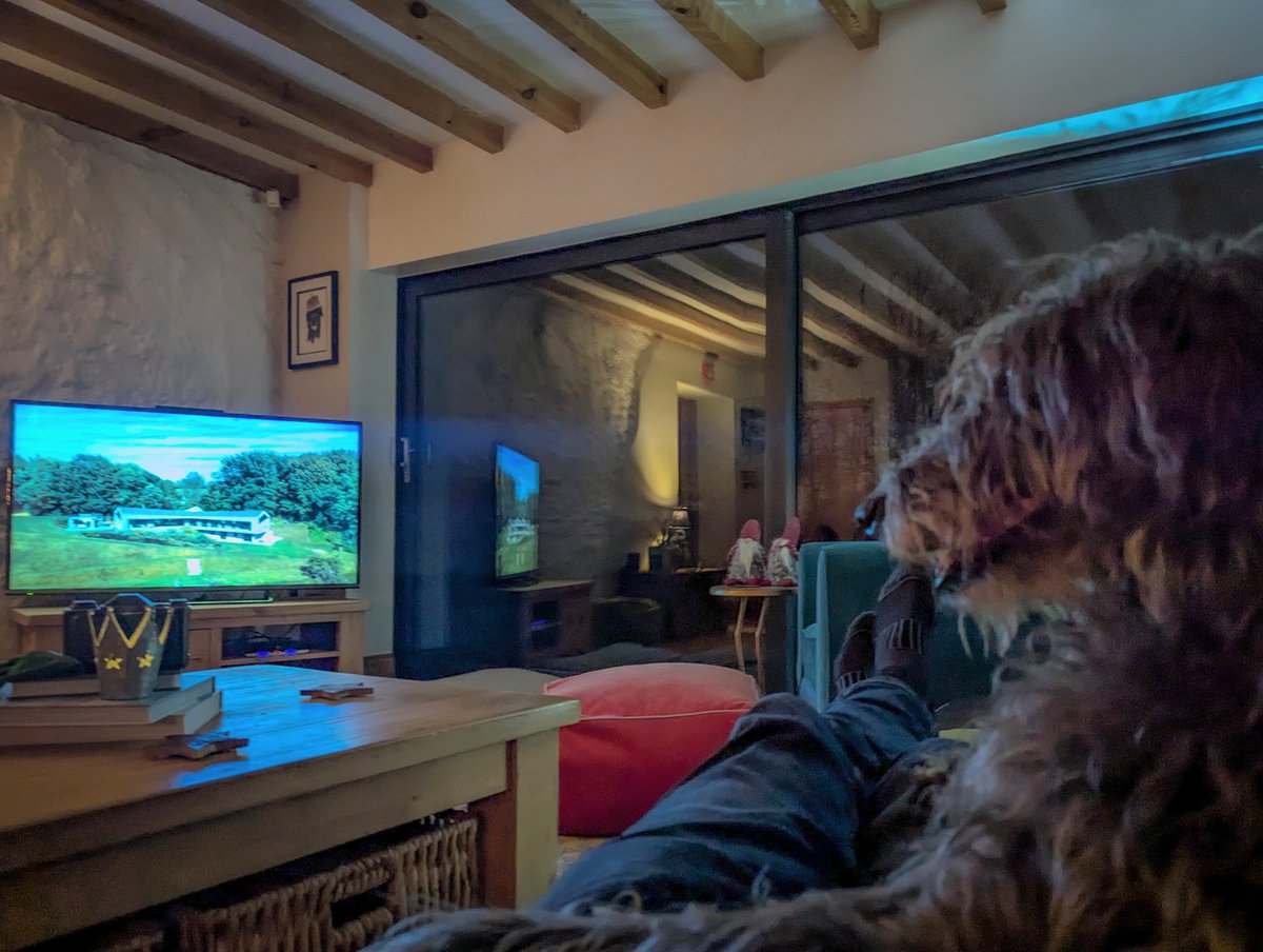 StuartKlinke's tweet image. The Deerhound is watching Grand Designs.
#granddesigns
