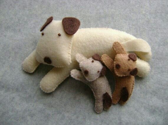 urrrinal's tweet image. let&apos;s be handmade plushies with mama