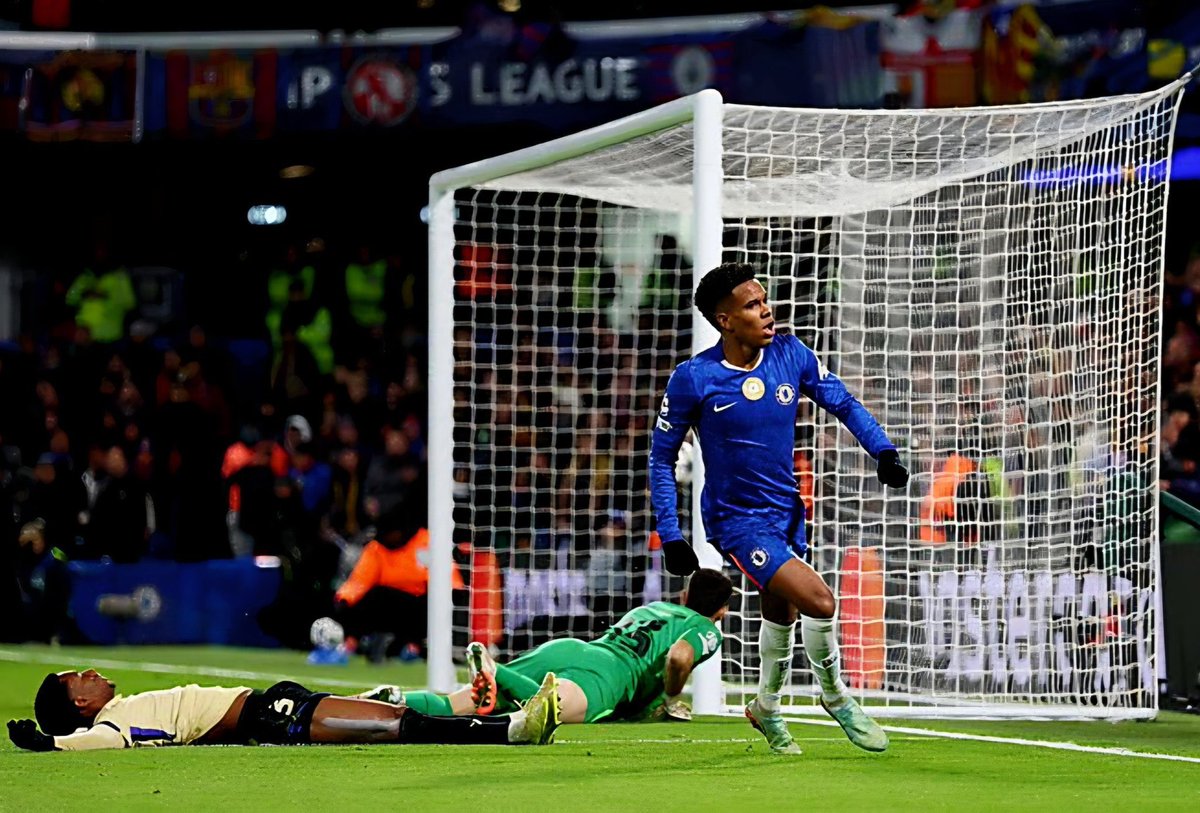 تشوف مباراة أرسنال ومباراة توتنهام تحمد ربك على نعمة متعة تشيلسي امس💙