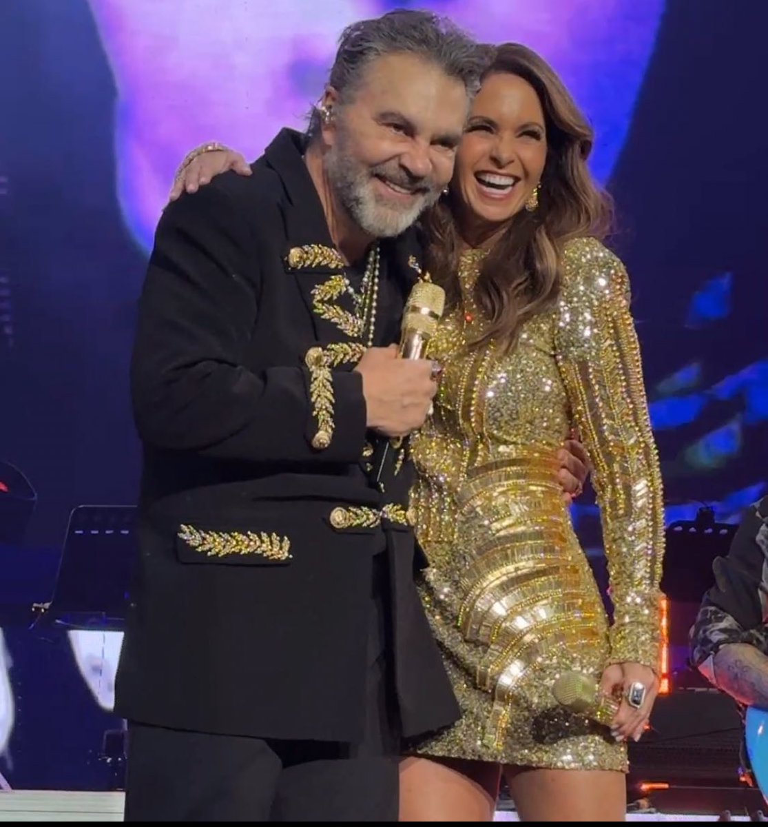 Mel_lr_123's tweet photo. Más juntos que nuncaaaa 😻 https://t.co/ycjhAWLr2p
