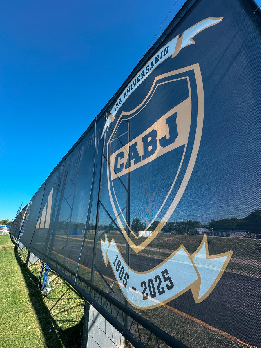 ObrasBocaJrs's tweet image. Un predio modelo, cada día mas lindo 🤩

Seguimos priorizando la imagen institucional de nuestro Predio con trabajos constantes de mantenimiento y renovación.

Se colocaron nuevas lonas perimetrales para unificar visualmente el espacio.