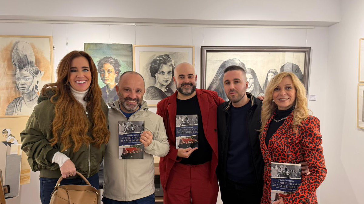 Qué gran trabajo ha hecho <a href="/DCistierna/">David González Álvarez</a> en ‘’La familia Franco 50 años después’ y qué bien rodeado de mis queridos <a href="/laraf_psicologa/">Psicóloga Lara Ferreiro</a> y <a href="/ander_jou/">Álex Ander</a>. Enhorabuena, querido. <a href="/esferalibros/">La Esfera de los Libros</a>.