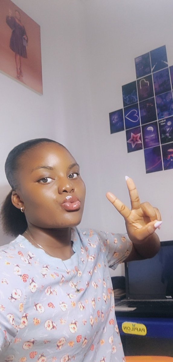 webdeveloper_NG's tweet image. I&apos;m just a girl,born in Nigeria🇳🇬 hoping to be and working toward being successful in Tech and to be a globally known Software Engineer 😊