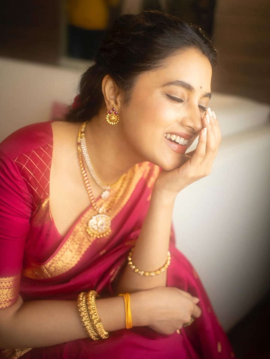 DreamerT96's tweet image. #PAM
Face beauty jolikuthu 😍😘