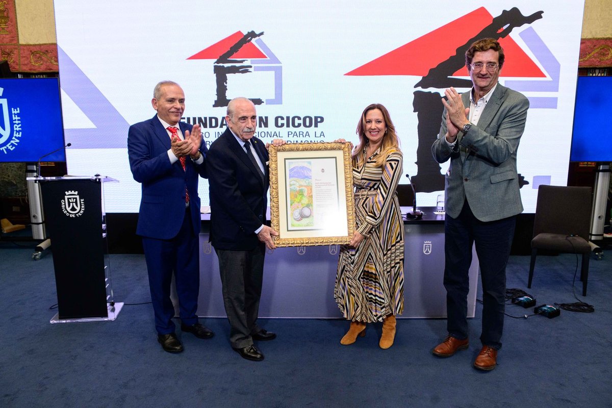 Agradecemos al <a href="/CabildoTenerife/">Cabildo de Tenerife</a> el reconocimiento <a href="/FundacionCICOP/">Fundación CICOP</a> por el trabajo realizado en pro de los oficios artesanos y de la roseta de Tenerife como BIC gracias a <a href="/rdavmam/">Rosa Dávila</a> <a href="/Efraincan/">Efraín Medina Hdez.</a>  y al <a href="/MAITenerife/">Museo de Artesanía</a> cicop.es/reconocimiento… Juntos somos más por y para el PATRIMONIO