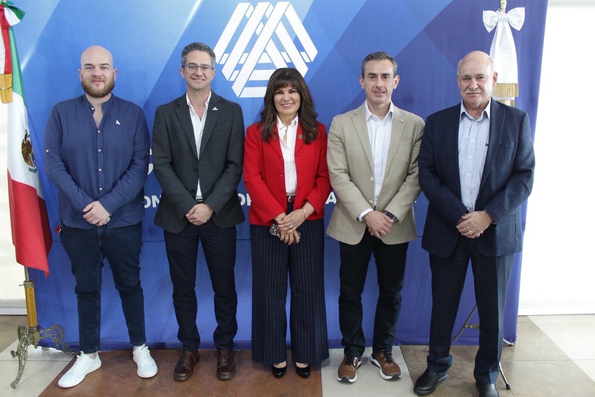 Esta semana llevamos a cabo nuestra Junta de Consejo Directivo correspondiente a noviembre, un punto de encuentro estratégico para revisar avances, alinear decisiones y seguir impulsando iniciativas de alto impacto para el sector empresarial.

Agradecemos a la Universidad La