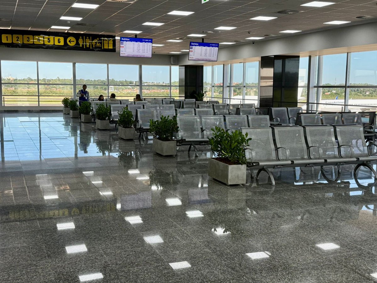 dinacpy's tweet image. • Dos nuevas mangas telescópicas
• Nueva iluminación, climatización y baños renovados
• Mayor capacidad operativa
• Un aeropuerto más moderno, eficiente y cómodo, al servicio de un Paraguay conectado al mundo🌍🇵🇾
#DINACPY #SilvioPettirossi #Modernización #ParaguayAvanza