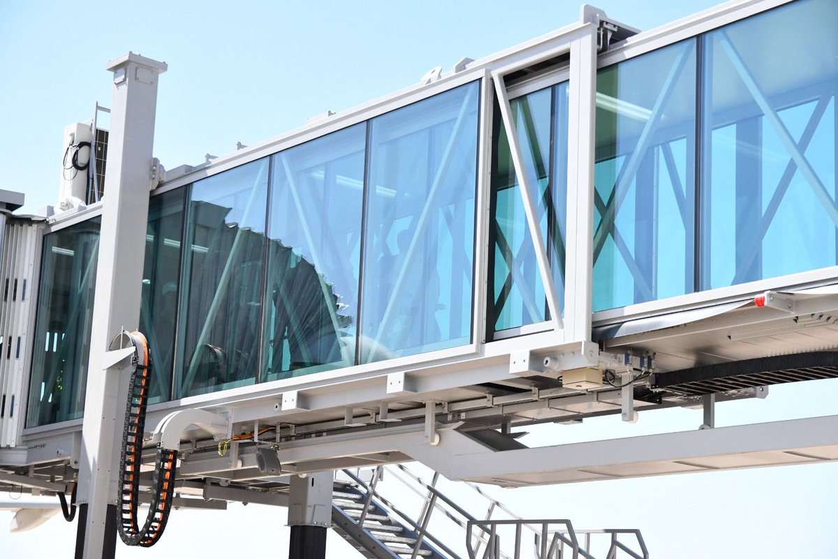 dinacpy's tweet image. • Dos nuevas mangas telescópicas
• Nueva iluminación, climatización y baños renovados
• Mayor capacidad operativa
• Un aeropuerto más moderno, eficiente y cómodo, al servicio de un Paraguay conectado al mundo🌍🇵🇾
#DINACPY #SilvioPettirossi #Modernización #ParaguayAvanza