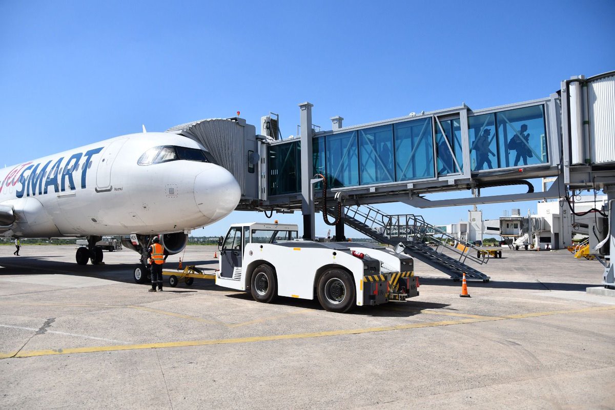 dinacpy's tweet image. • Dos nuevas mangas telescópicas
• Nueva iluminación, climatización y baños renovados
• Mayor capacidad operativa
• Un aeropuerto más moderno, eficiente y cómodo, al servicio de un Paraguay conectado al mundo🌍🇵🇾
#DINACPY #SilvioPettirossi #Modernización #ParaguayAvanza