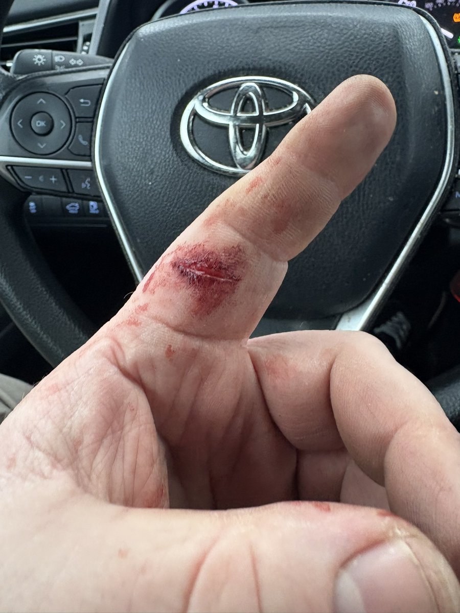 Flat tire 1 me 0. Oh yeah got a nice souvenir too.