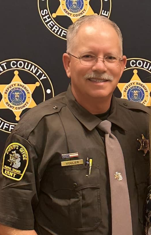 BenjaminJSoltis's tweet image. Lyle-close friend of mine-was recently diagnosed with cancer, forcing him to step back from work &amp;amp; serving as a Reserve Deputy. Consider donating &amp;amp; if you're in Kent Co. MI, honor his dedication by volunteering w/the KCSO. gofund.me/3d160a9ce - TrafficSquad.com