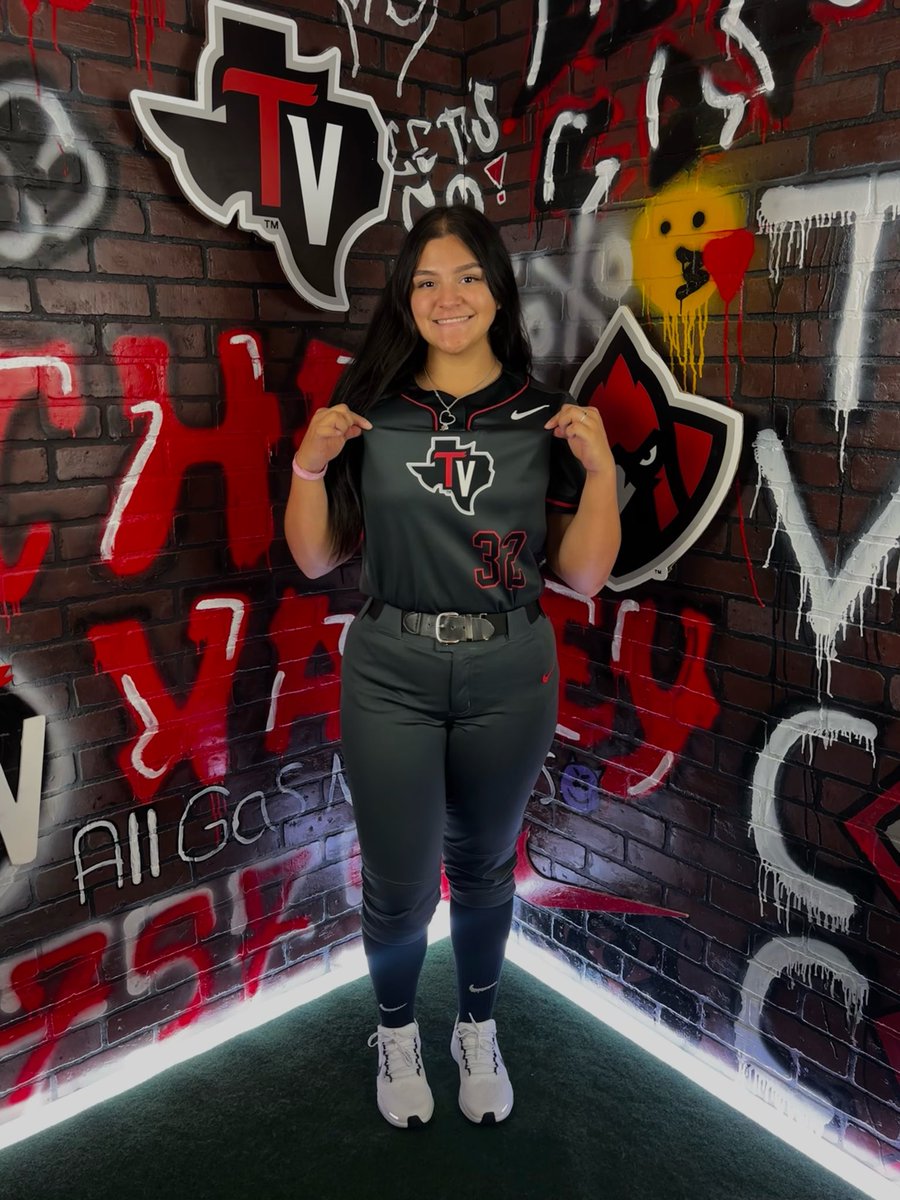 TXSI18's tweet photo. 🔥 Huge Congrats to Bella Melchor on her commitment to Trinity Valley! 🔥
Cardinals, you’re getting an absolute force at the plate — one heck of a hitter and a true competitor. Big things ahead! 💪🥎❤️

@bellamelchor23 @CoachMariaWinn https://t.co/tdcvlPWYvt