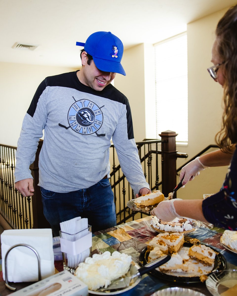 medonegroup's tweet image. 𝑯𝒂𝒑𝒑𝒚 𝑻𝒉𝒂𝒏𝒌𝒔𝒈𝒊𝒗𝒊𝒏𝒈 𝒇𝒓𝒐𝒎 𝒕𝒉𝒆 𝑴𝒆𝒅 𝑶𝒏𝒆 𝒕𝒆𝒂𝒎! 🥧🍂

Grateful for good people, good moments, all of our partners and plenty of pie.

Wishing you a wonderful holiday filled with joy and gratitude! #MedOne #HappyThanksgiving