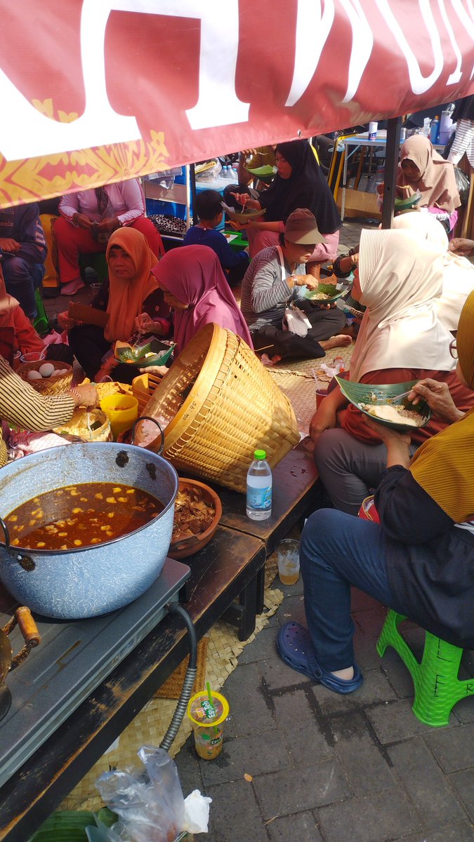 WyrdCanopus's tweet photo. @poconxg 📍 Pasar Rakyat Jambangan https://t.co/1s2LXi9yU9